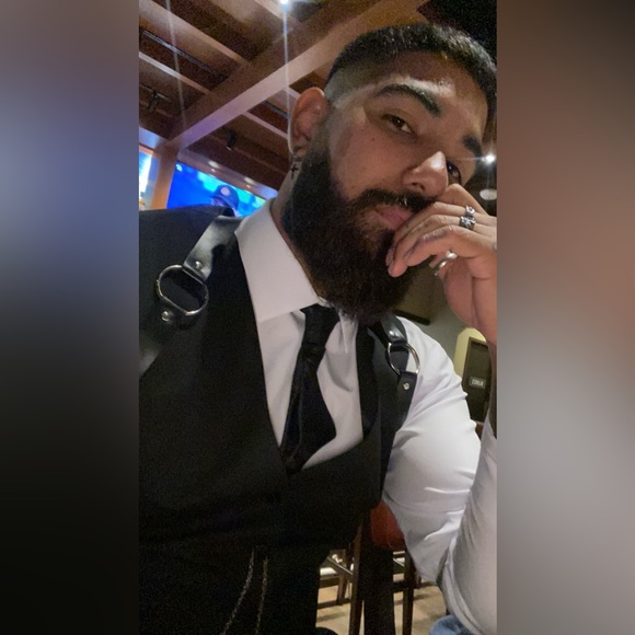 Meet your Posher, Williams - Picture 1 of 1